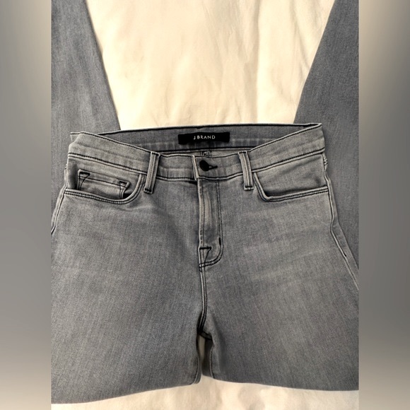 J Brand mid rise Capri jean - Picture 9 of 10